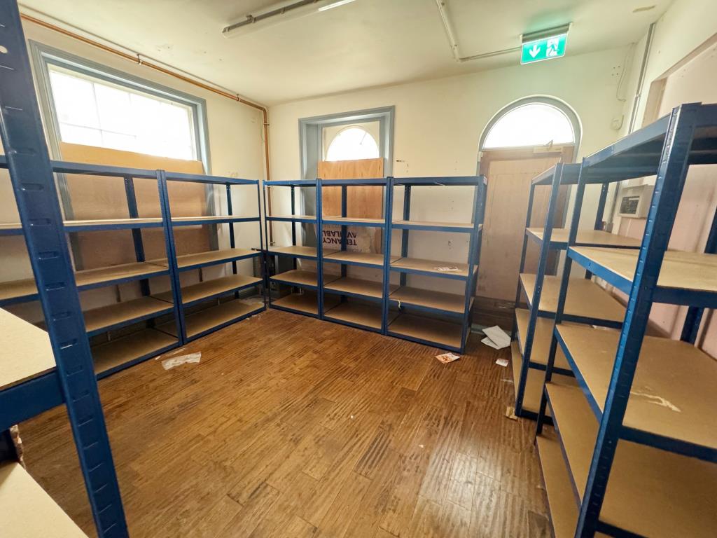 Lot: 43 - CITY CENTRE COMMERCIAL INVESTMENT AND ADJACENT VACANT COMMERCIAL PREMISES WITH POTENTIAL - Ground floor front room of No 3